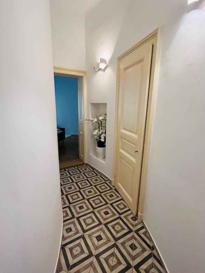Beautiful Condo At The Old Town Bratislava Esterno foto