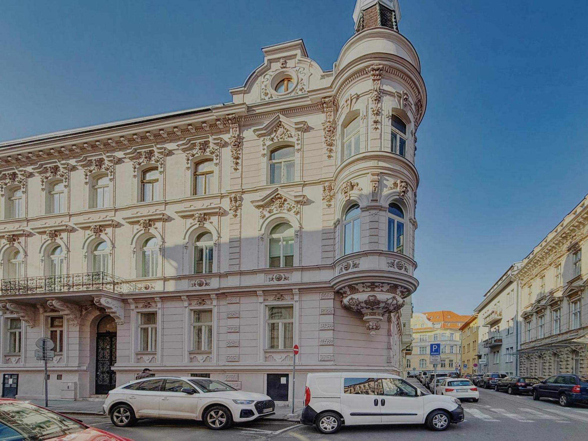 Beautiful Condo At The Old Town Bratislava Esterno foto