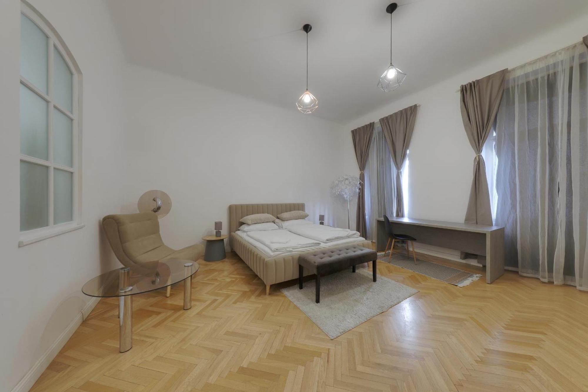 Beautiful Condo At The Old Town Bratislava Esterno foto