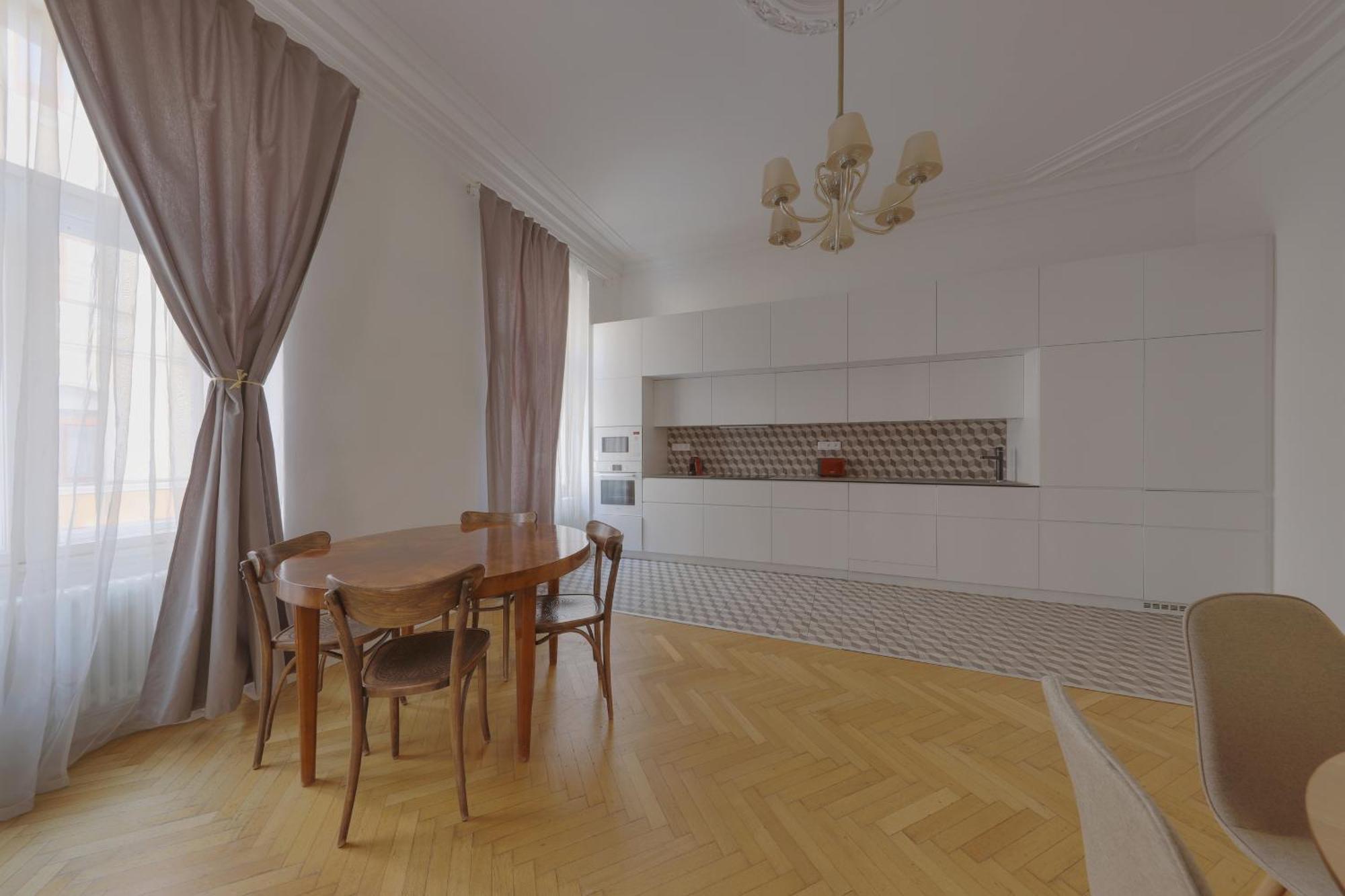 Beautiful Condo At The Old Town Bratislava Esterno foto