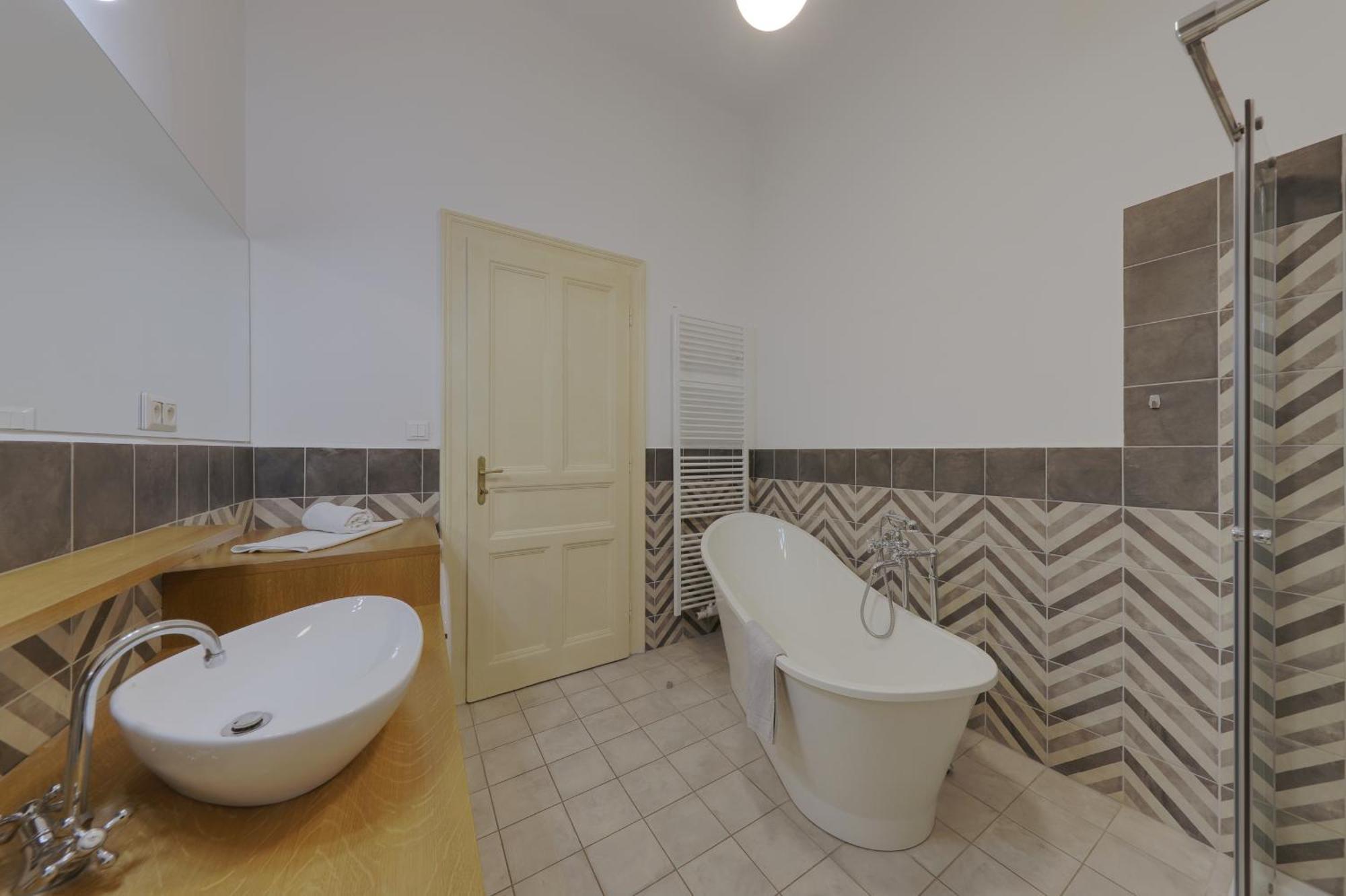 Beautiful Condo At The Old Town Bratislava Esterno foto