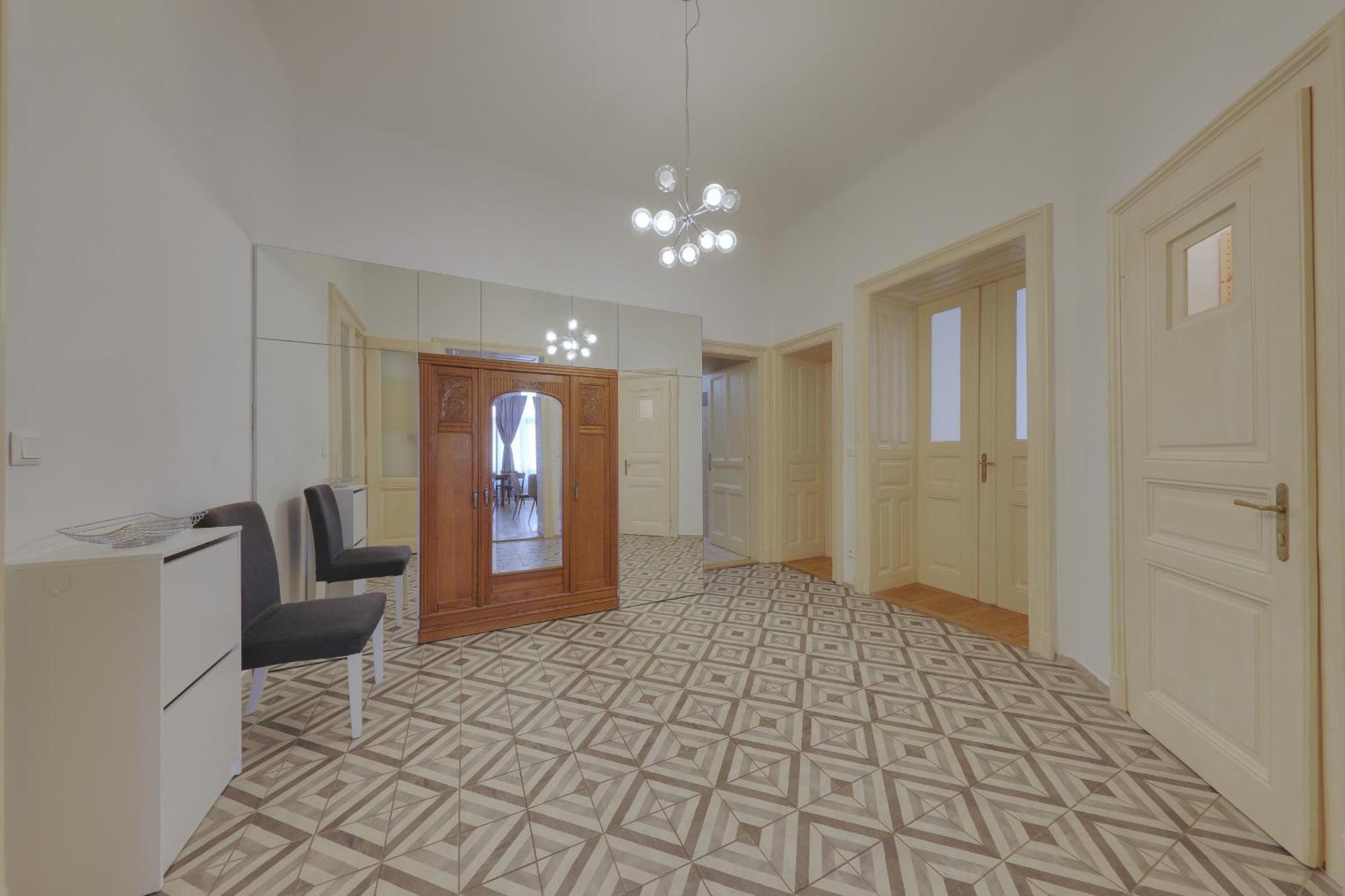 Beautiful Condo At The Old Town Bratislava Esterno foto