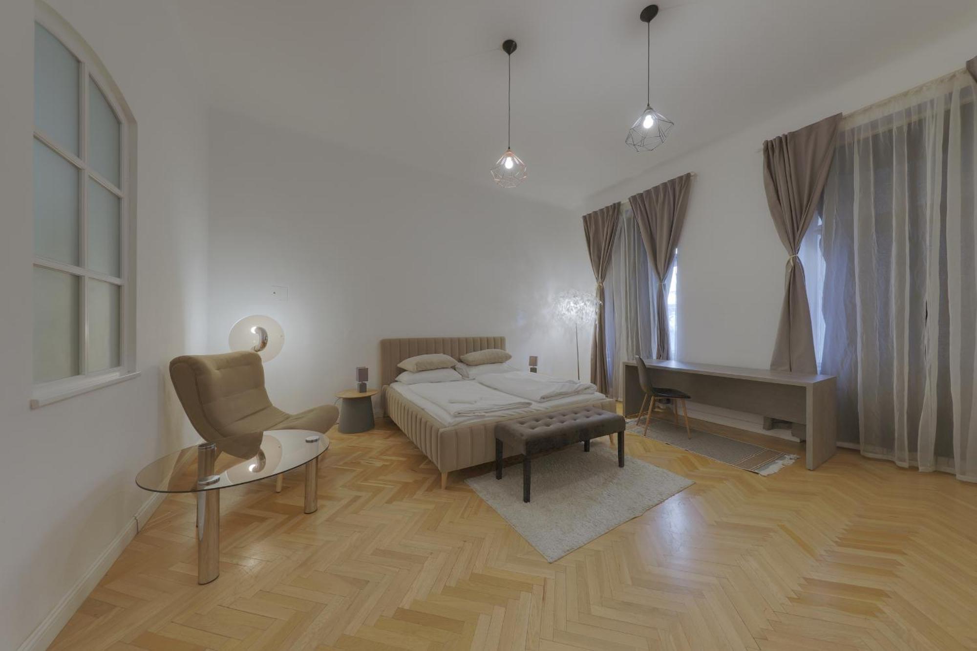 Beautiful Condo At The Old Town Bratislava Esterno foto