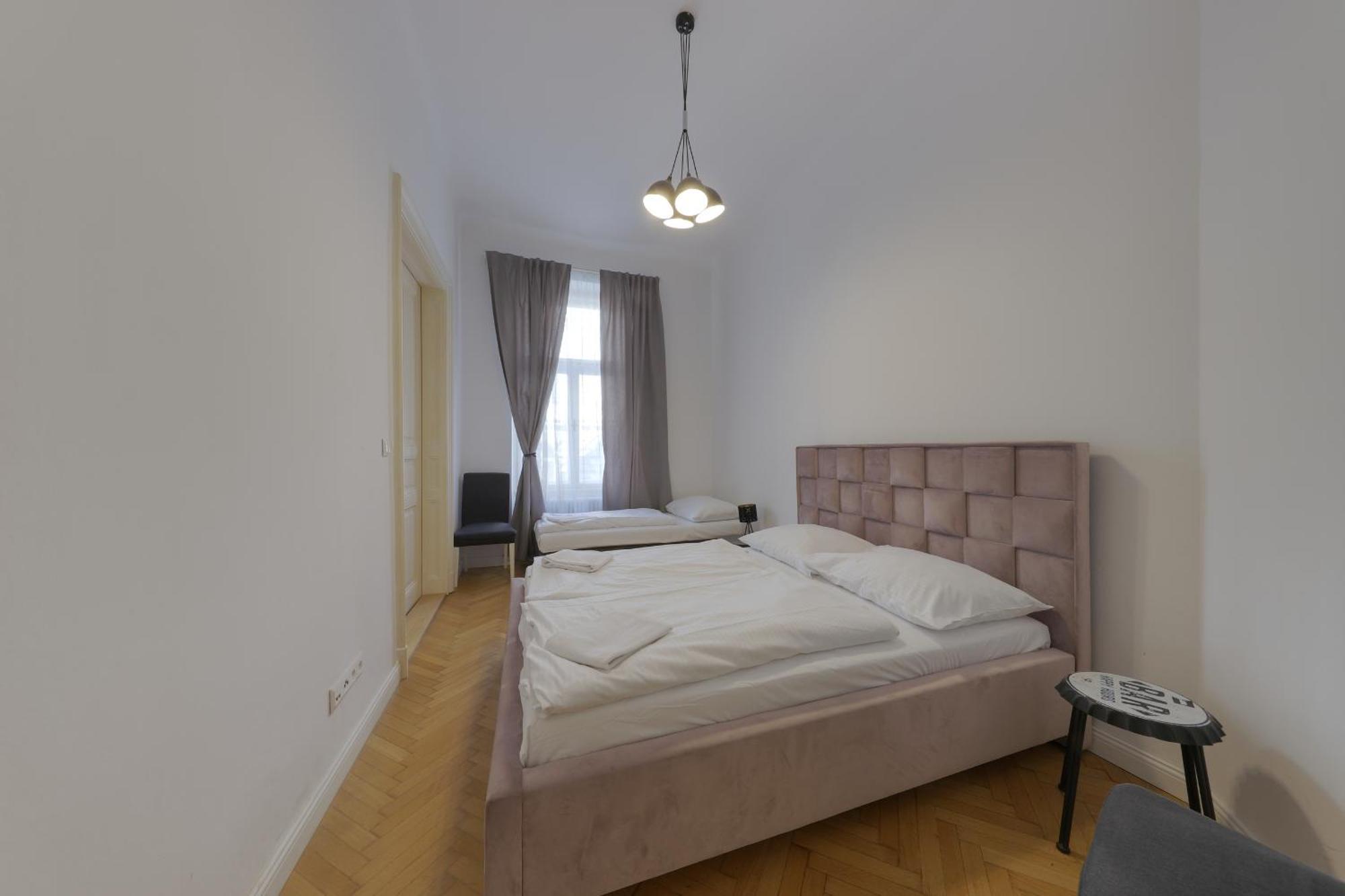 Beautiful Condo At The Old Town Bratislava Esterno foto