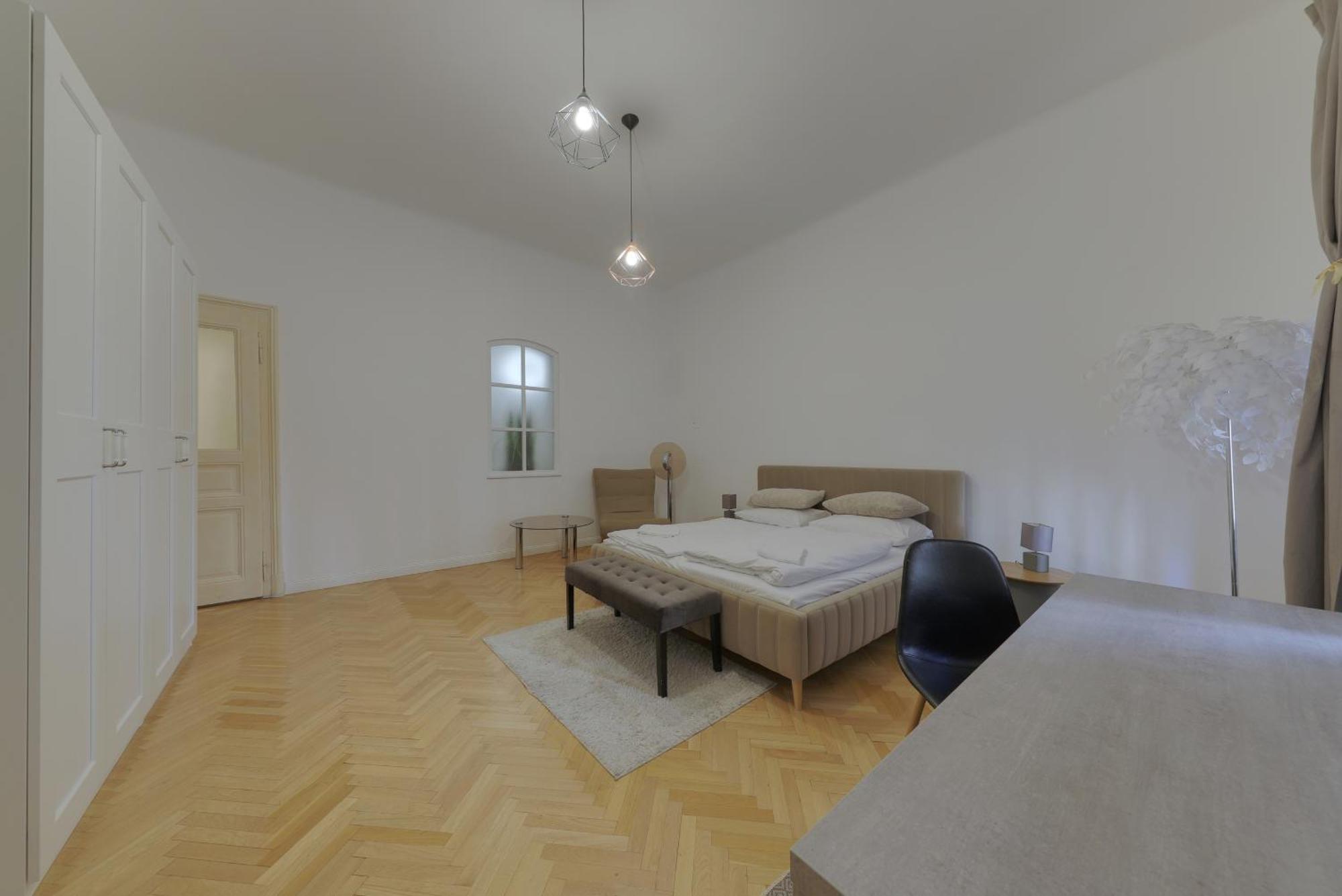 Beautiful Condo At The Old Town Bratislava Esterno foto