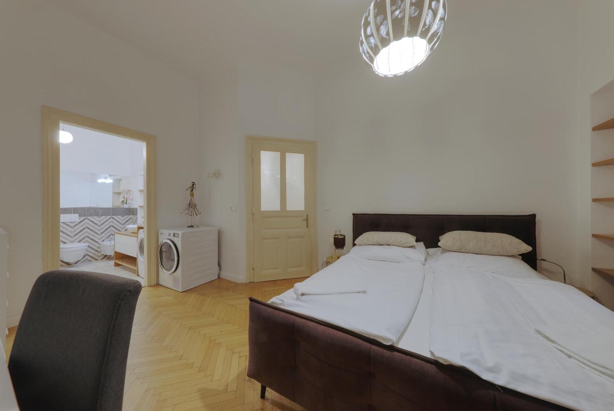 Beautiful Condo At The Old Town Bratislava Esterno foto
