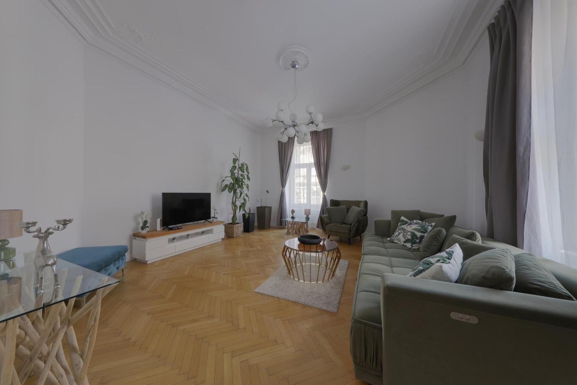 Beautiful Condo At The Old Town Bratislava Esterno foto