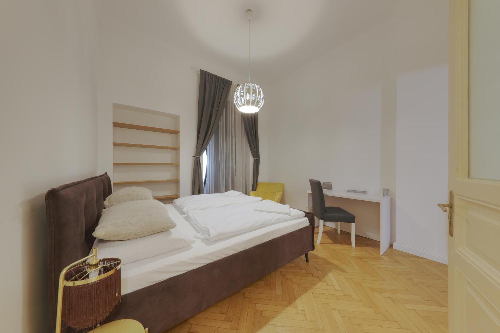 Beautiful Condo At The Old Town Bratislava Esterno foto