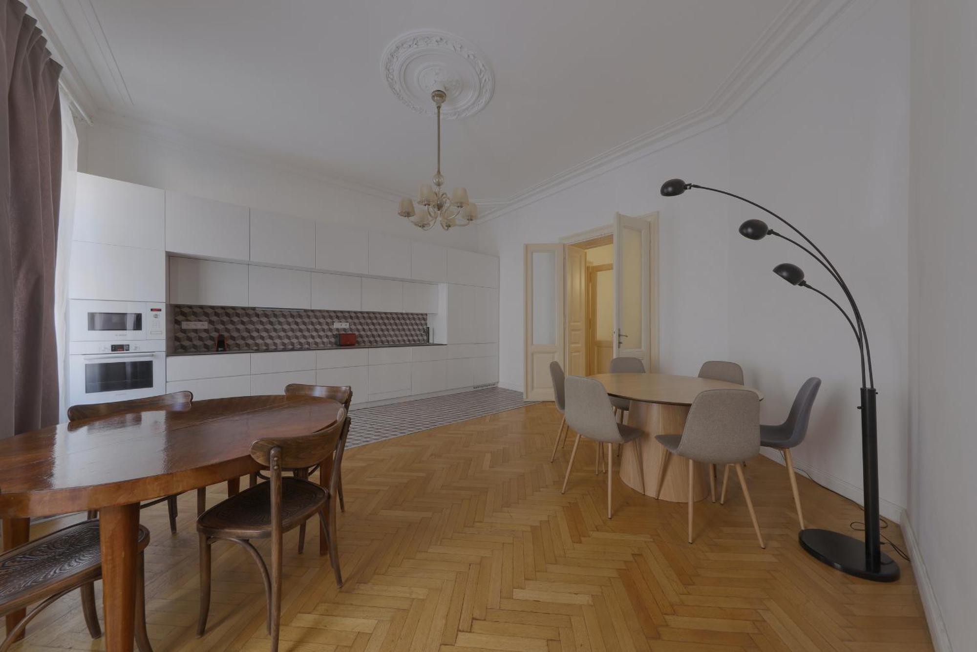 Beautiful Condo At The Old Town Bratislava Esterno foto
