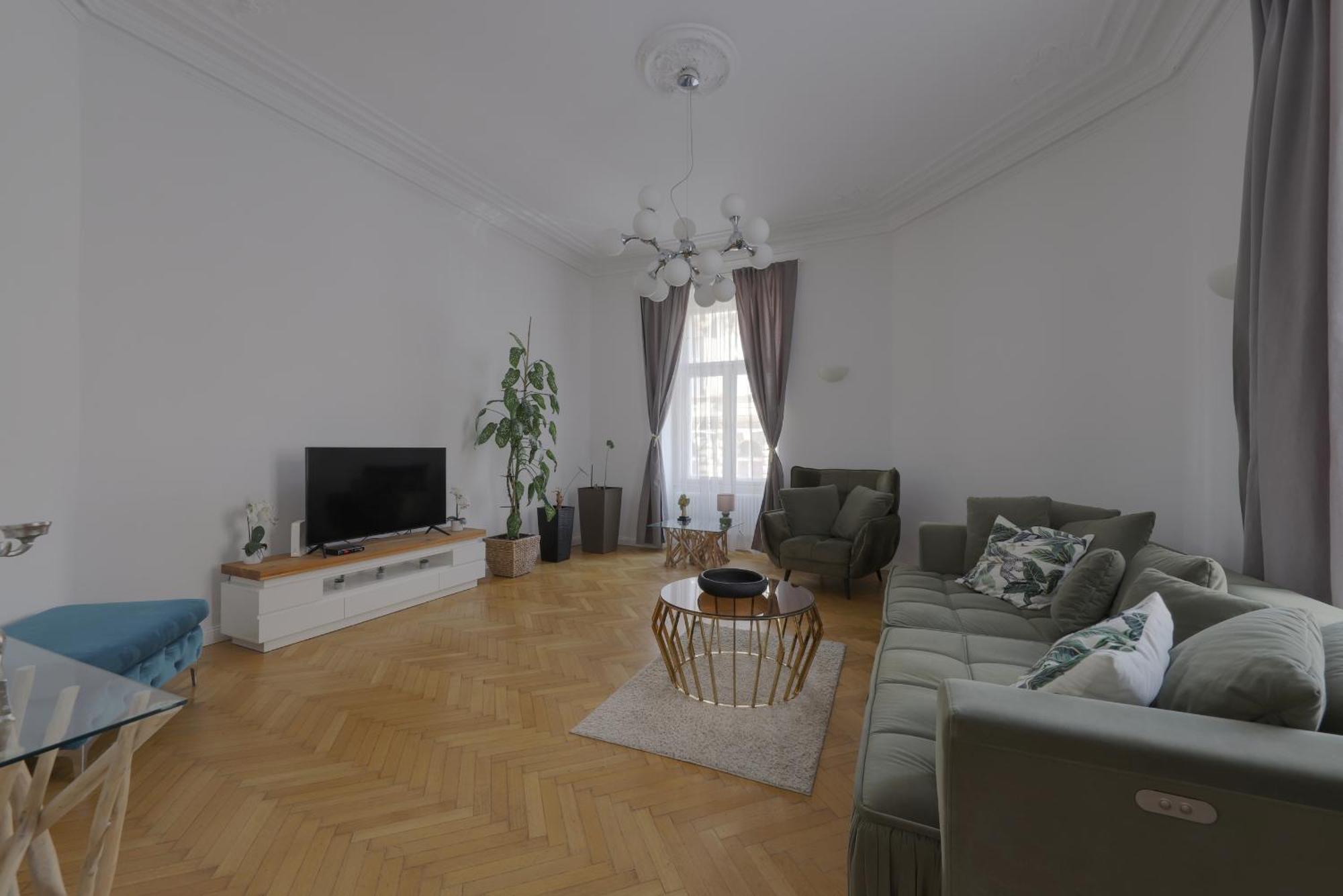 Beautiful Condo At The Old Town Bratislava Esterno foto